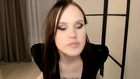 Effie Mur online show from March 13, 9:31 pm