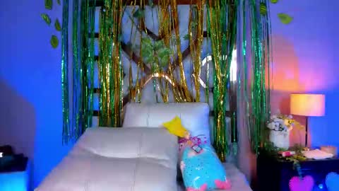 electra_gosselin online show from March 19, 2:33 am