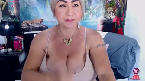 XIOMY   give LIKE on my page online show from November 18, 2:17 pm