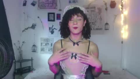 Snapshot of ellis_flowers chatting on September 15, 8:14 pm . online show from September 15, 8:14 pm