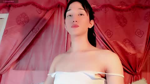 Snapshot of emely_rous chatting on December 3, 5:37 am Emely Rous online show from December 3, 5:37 am