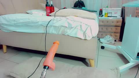 EmillySaenz online show from February 23, 4:35 pm