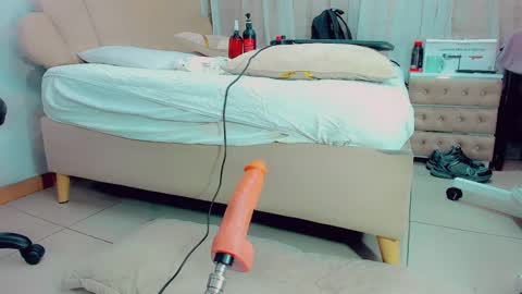 EmillySaenz online show from February 26, 4:03 pm