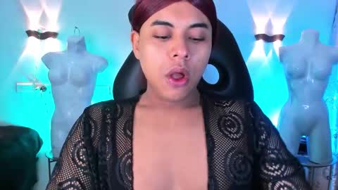 Emili roux online show from February 27, 9:48 am