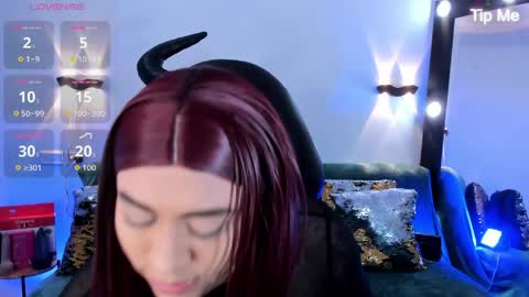 Emili roux online show from April 1, 10:27 am