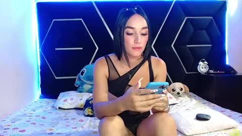 emillystonex online show from January 28, 4:52 pm