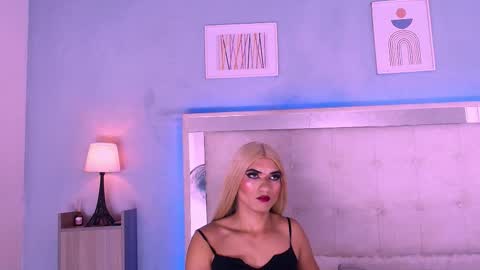 Snapshot of emily_castillo1_ chatting on September 16, 8:19 am emily_castillo1_ online show from September 16, 8:19 am