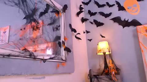 emily_castillo1_ online show from October 29, 4:43 am