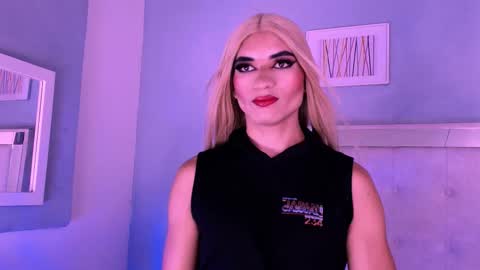 Snapshot of emily_castillo_1 chatting on September 21, 5:02 am emily_castillo_1 online show from September 21, 5:02 am