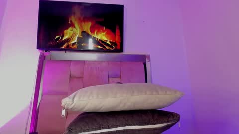 Snapshot of emily_lady20 chatting on January 14, 10:34 pm emily lady20 Independient modelIndependiente online show from January 14, 10:34 pm