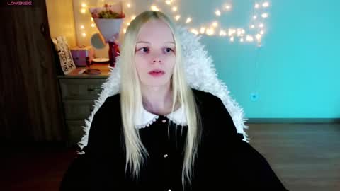 Lia online show from March 1, 5:38 pm