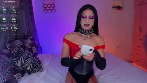 Snapshot of emma_demonn chatting on February 15, 7:06 am Mistress Emma Demon online show from February 15, 7:06 am