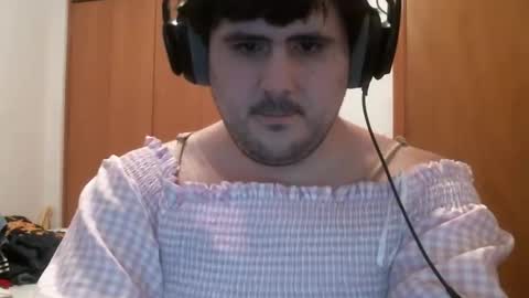 emma_the_boy online show from January 7, 9:56 am