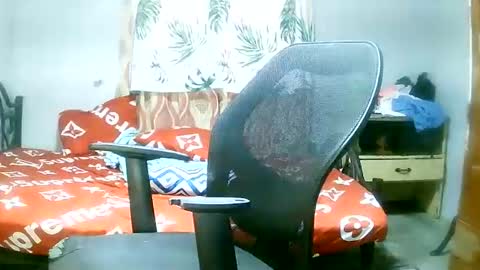 CHUN LY online show from February 3, 9:08 am