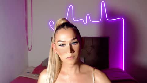 Enma Rojas online show from December 6, 1:02 am