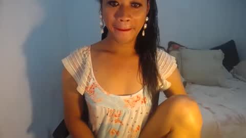 erika_madrigal online show from January 14, 12:54 am