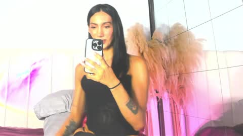 Estefa G online show from April 9, 3:30 am