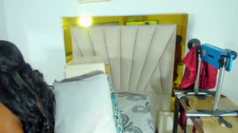 DAYANITA online show from January 3, 7:07 pm