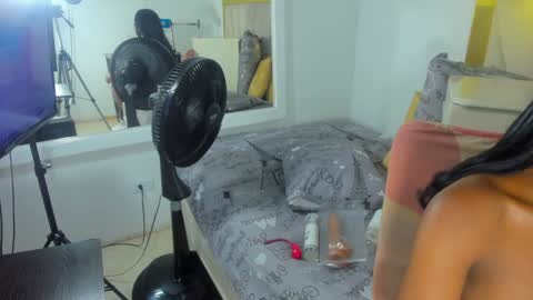 DAYANITA online show from February 1, 7:02 pm