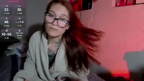 Exolizz online show from April 4, 7:45 pm