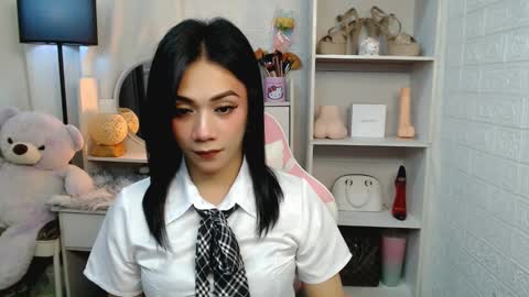 Snapshot of exotictssavie chatting on March 1, 6:11 pm exotictssavie online show from March 1, 6:11 pm