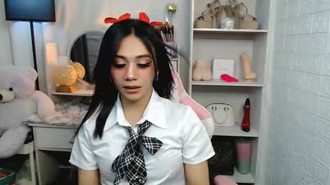 Snapshot of exotictssavie chatting on March 3, 5:12 pm exotictssavie online show from March 3, 5:12 pm