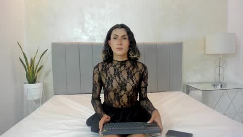 felicia_whitee online show from October 9, 3:02 pm