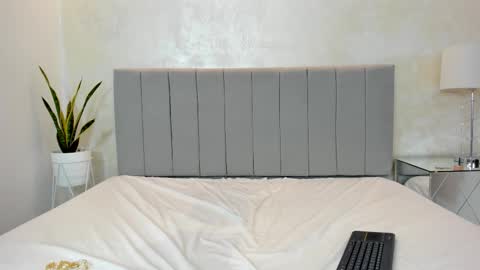 felicia_whitee online show from October 11, 3:14 pm