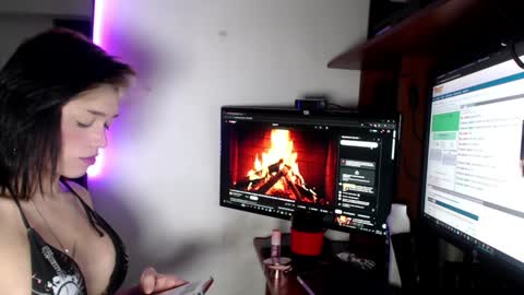 Snapshot of fem_boy6 chatting on January 21, 5:28 am fem_boy6 online show from January 21, 5:28 am