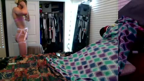 Allie North online show from December 21, 12:53 am