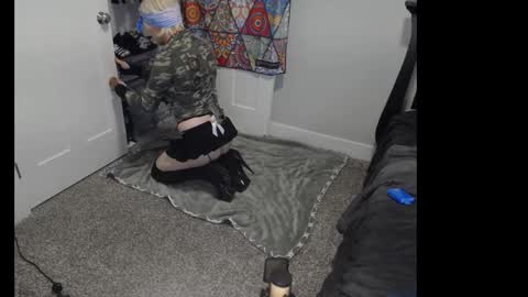 Dee online show from September 15, 12:48 am