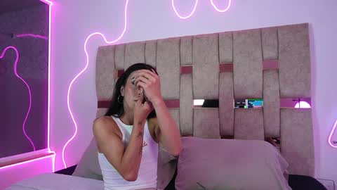 fernanda_thail_ online show from April 14, 7:41 pm