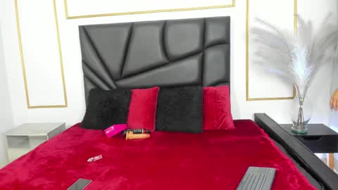  Flor  online show from April 15, 3:56 am