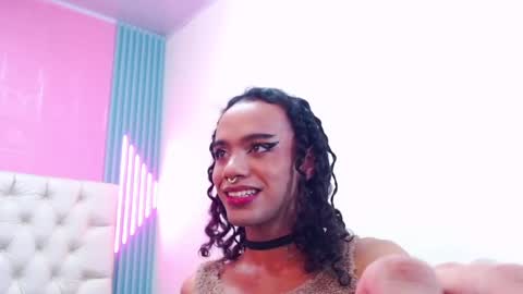 Ella online show from January 24, 3:24 pm