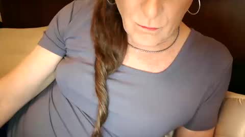 Snapshot of funtimetgirl chatting on October 12, 9:45 am Jessie Love online show from October 12, 9:45 am