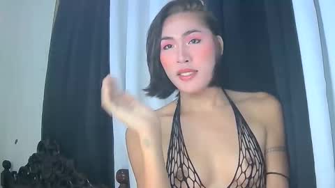 Snapshot of furbby_foxy chatting on February 23, 1:46 am LIL LEE online show from February 23, 1:46 am