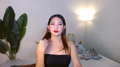 Snapshot of gabriela_deluxe chatting on October 18, 8:18 am gabriela_deluxe online show from October 18, 8:18 am