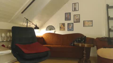 Snapshot of ginablondecam chatting on January 28, 6:49 pm Gina online show from January 28, 6:49 pm