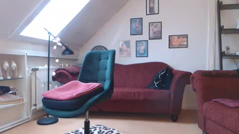 Snapshot of ginablondecam chatting on February 6, 10:26 am Gina online show from February 6, 10:26 am