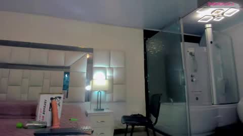 Gisel online show from March 5, 11:10 pm