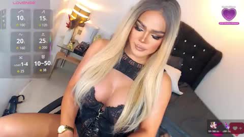 Snapshot of goddesss_hera chatting on October 19, 10:13 pm Miss Anna online show from October 19, 10:13 pm