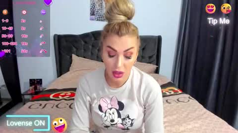 Nicole.. online show from February 24, 5:11 am