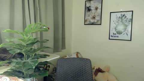 Lily is Gold online show from March 7, 4:13 pm