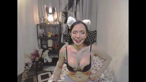 mikay online show from November 6, 8:36 am