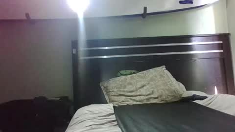 growinggirl online show from April 12, 11:30 pm