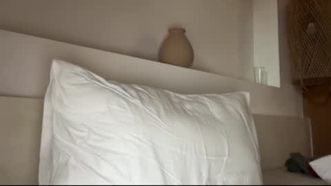 Snapshot of hannah_girl_ chatting on October 20, 9:45 am Im your naughty girl and porn star in bed Hannah online show from October 20, 9:45 am