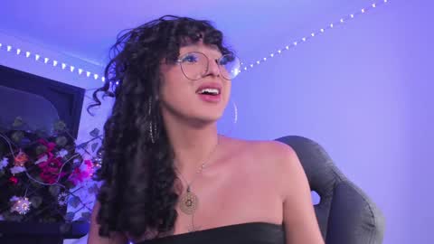Snapshot of heka_prudence chatting on December 21, 4:52 am Heka Prudence online show from December 21, 4:52 am
