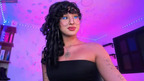 Snapshot of heka_prudence chatting on February 12, 2:14 am Heka Prudence online show from February 12, 2:14 am