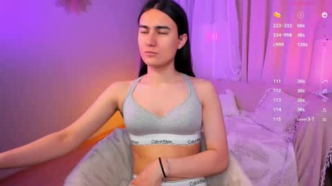Snapshot of heyalena chatting on October 16, 7:52 am heyalena online show from October 16, 7:52 am