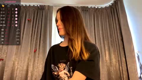 Snapshot of highenough_queen chatting on March 4, 9:18 am highenough_queen online show from March 4, 9:18 am